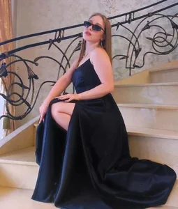 BethGoodman am i look like a queen? Pic