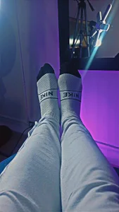 Aroonsexyboy my feet Pic 2