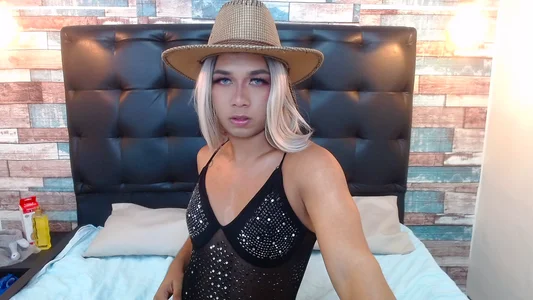 Antonela_Connors sexy cowgirl Pic 3