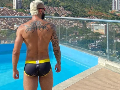 yorbymaxx kullanıcısının What do you think about swimming naked? albümü -  2 fotoğraf