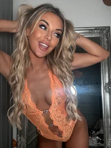 DemiBrookes Public Pic 4