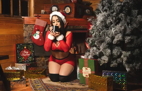 ScarlettWallace Merry Christmas 🎀 Pic 5