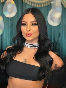 sarawinstone glamorous зображення 2