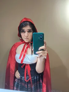 Red Little Red Riding Hood! od donnasoto  2 snímek