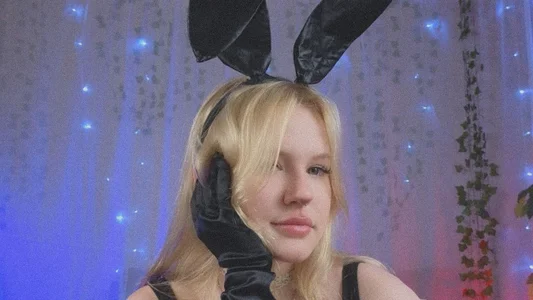 Mila_wxw Bunny girl 👯‍♂️ Pic