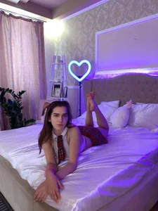 LiviaShy Public Pic 6