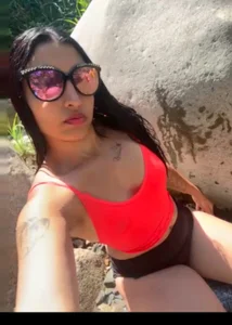 nicole-roman Caliente bajo el sol🔥😈 Pic