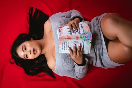 _alaiasmile_の🌻𝑹𝒆𝒂𝒅𝒊𝒏𝒈 𝒂𝒇𝒕𝒆𝒓𝒏𝒐𝒐𝒏...🌻の 5枚の写真