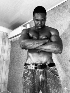 mike_aly Black and white 🐙 Pic 2