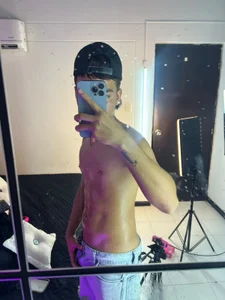 Alex_whesth Public Pic 4