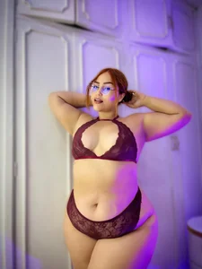 How do I look in this lingerie? od LeahxBarker  3 snímek