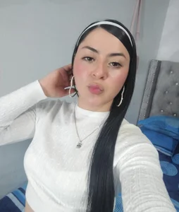 Emmie_Hot Public Εικόνα 3