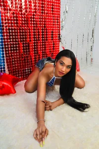 EbonySkin Red, White & My Tight Surprise 💋US Pic 2