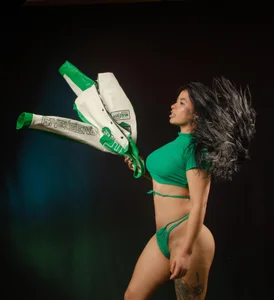 Karlaliones69 Public Pic