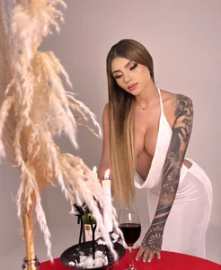 Valentine's date🍷🔥 de LexieWayne  5 photos