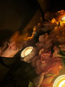 yoursantasgift Emma offline Pic