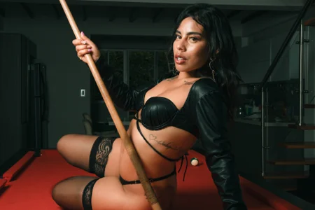 Zdjęcia AmbarClarck a very horny brunette 🥵🔥😈: 