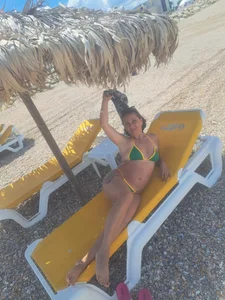 on the beach de LauraSiin  2 Imagens
