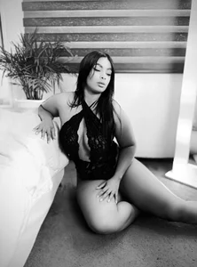 _caroline_jackson_ Black & White ⭐ Pic 2