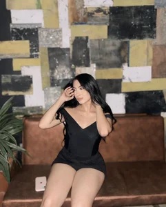 sara__gomez Sensual night 🖤 Immagine  2