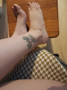 VioletteWay the daily routine of the foots Foto 3