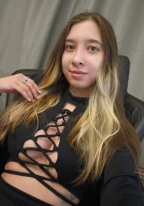 IsabellWarfield Public Foto