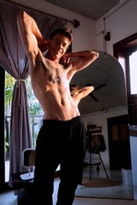 William_Henry_ Topless Pic