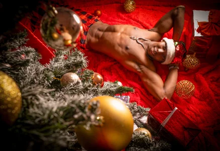 mike_aly: 𝕸𝖊𝖗𝖗𝖞 𝕮𝖍𝖗𝖎𝖘𝖙𝖒𝖆𝖘 𝕭𝖞 🐙🎄 ( 2 фото)