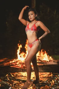 Ivyy_Moon_のyour fire girlの 2枚の写真