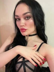 QueenAliss Public Pic 7