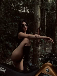 katty_lovelyy motorbike 🏍️ Bilde