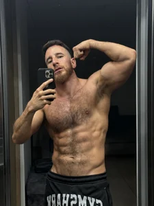T-shirt off💥 od _adamcoper_  5 snímek
