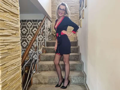 HornyMilf_555 me dress office Pic 3