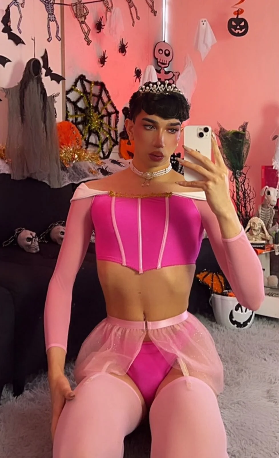Трендове зображення  2488 Jamess_Brown