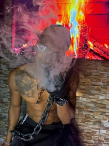 SMOKING 💨💨💨 de Ryan_coopper  4 photos