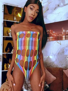 “Are you going to look… or are you going to dare?” de Keila_Rose  photos