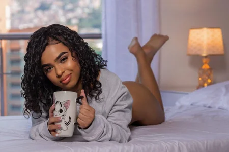 CoralineRoss_ Public Pic 6