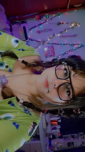 _lilith_heavy soft, warm… and a little needy 🐾🔥 Pic