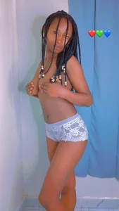 wildbreasts Small ass and cute figure Foto 4