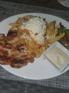 lisa2018 Nom nom Pic 2