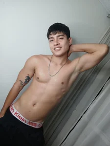 Thebestboyhot Public Pic 4