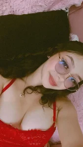 DaphneValucci Public Pic 2