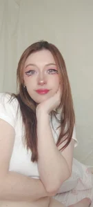 Zdjęcia Amber_prada "New Photo Set - Cute White Crop Top & Light Blue Lace Panties 💙 Teasing & Posing":  3