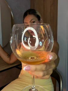 Emily_robertss Take a wine together slika 6