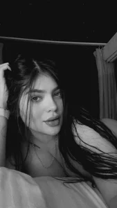 MarianaBaez1Estaba tan 🥵… Bild 4