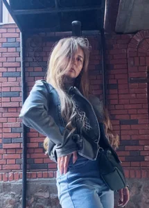 Lana_Heels Public Pic 3