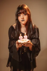 Charlotte_Myers enjoy my mirthday Pic 4