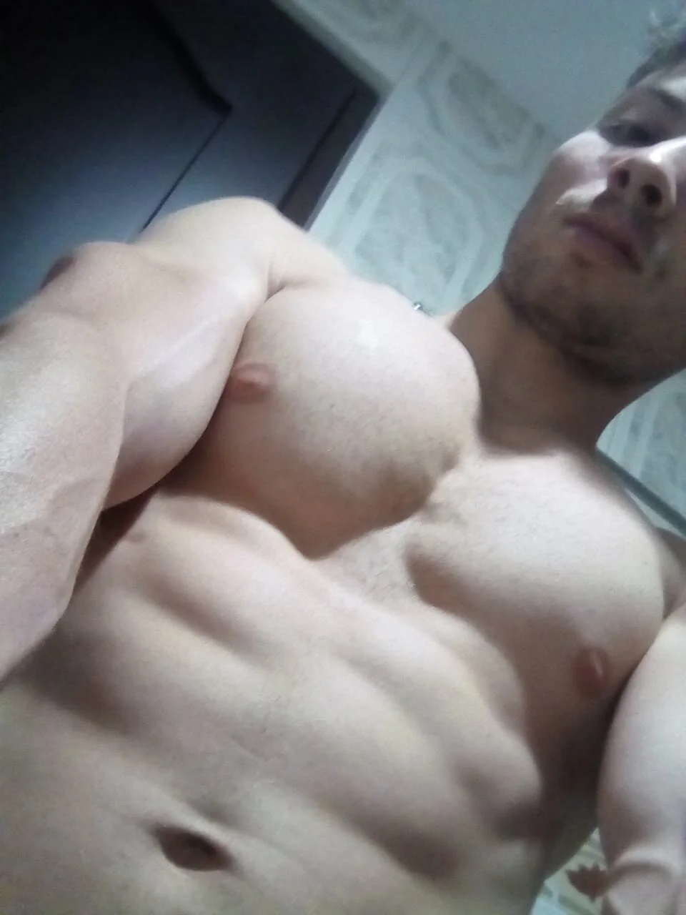 Трендове зображення  1014 Rocky_Muscle