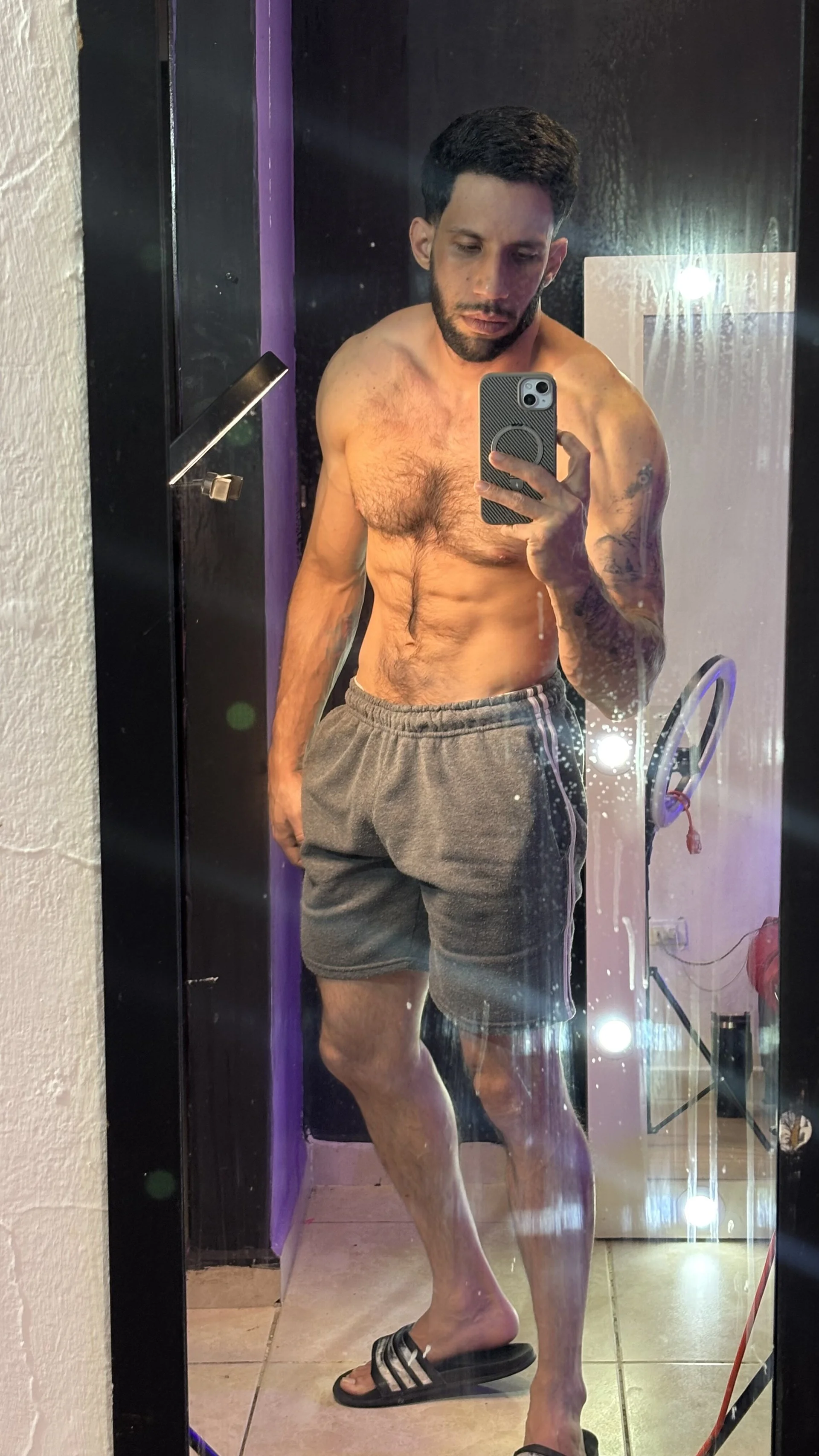 Karim_mansur Full body Foto