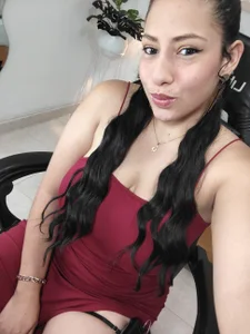 aixa_15: Long hair queen ... and dirty thoughts. "👑💦 ( 3 фото)